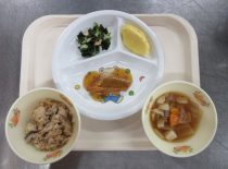給食